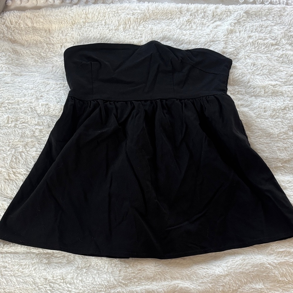 Black Strapless Flowy Top